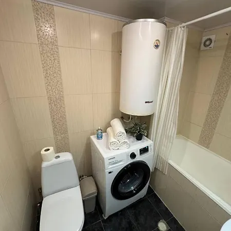 Rent Center Apartment *